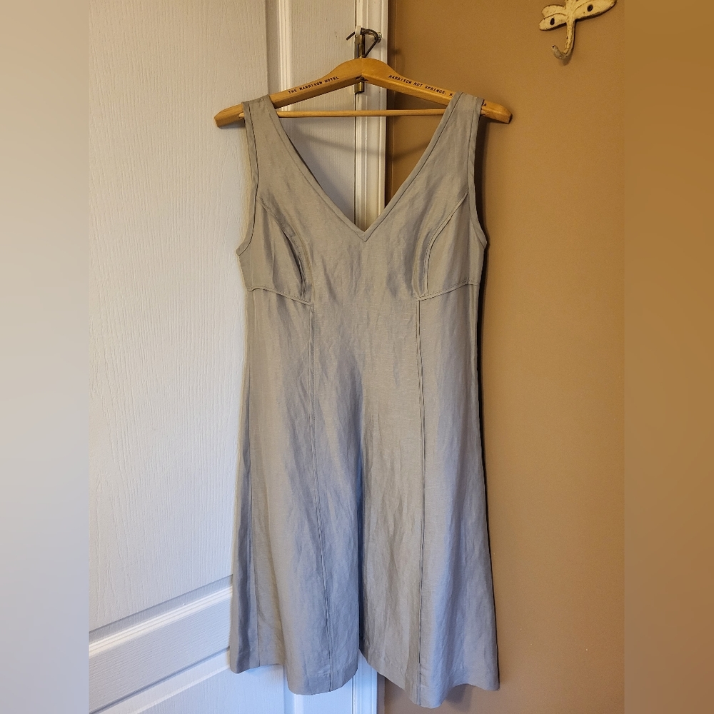 Club Monaco. Linen & silk sleeveless fit & flare dress. Taupe. Wm 6.